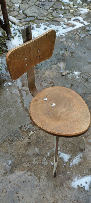 Четирикрако въртящо се столче