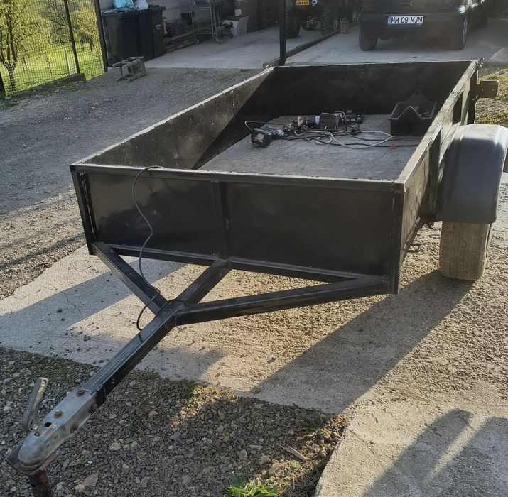 Remorcă solidă, ideală  gospodărie, se poate înscrie la primărie