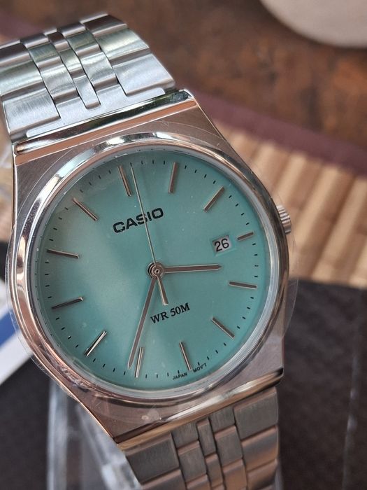Vînd ceasuri Casio
