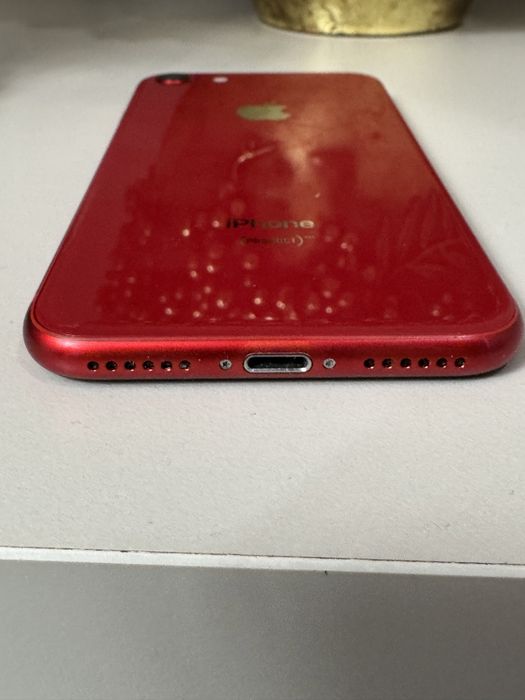 Iphone 8 красный