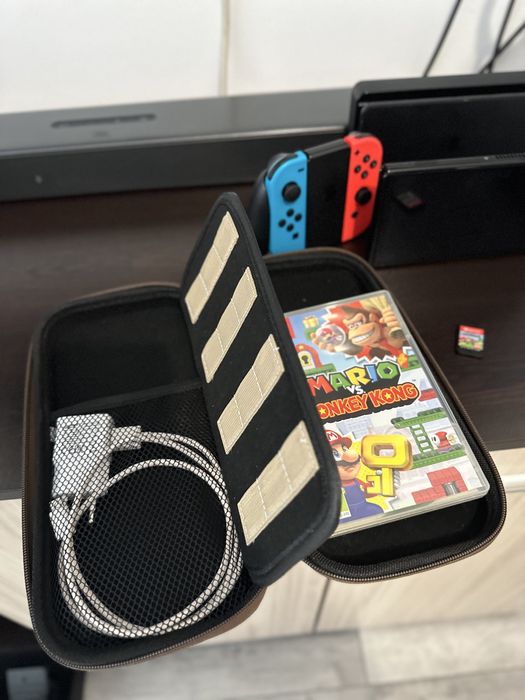 Vand Nintendo Switch /Husa/2 Jocuri