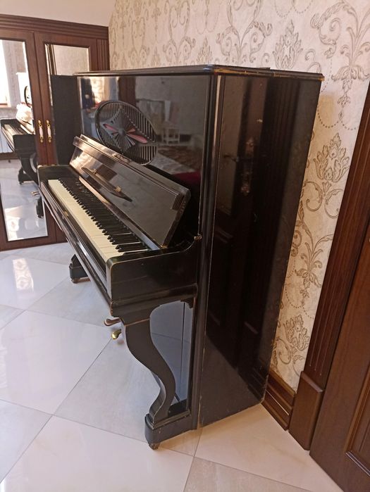 Пианино (Ростов-Дон) в хорошем состоянии. (Настроена)