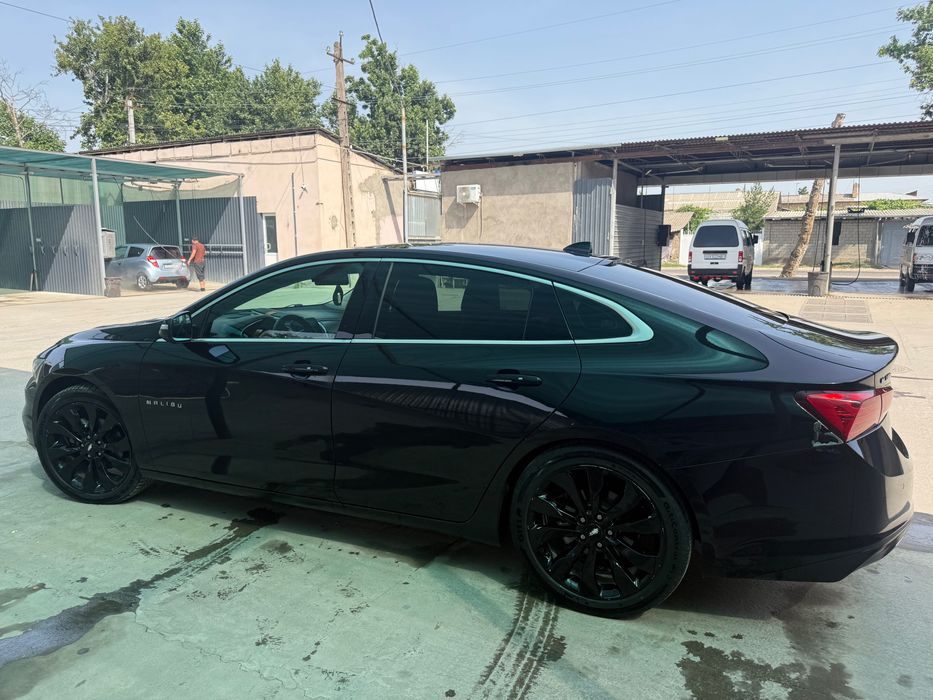 Malibu 2.4 qora 177500 probeg