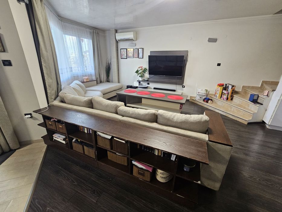 Холов диван ъгъл с етажерка