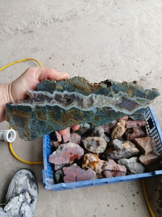 Български кристали, минерали и полу скъпоценни камъни