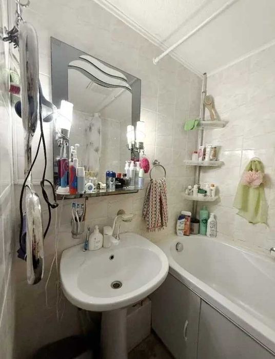 Дава се под наем Тристаен апартамент в София, Зона Б-18 - 90 кв.м за 663 € - Снимка #4