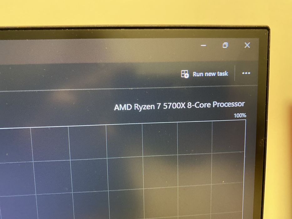 Геймърски компютър + монитор