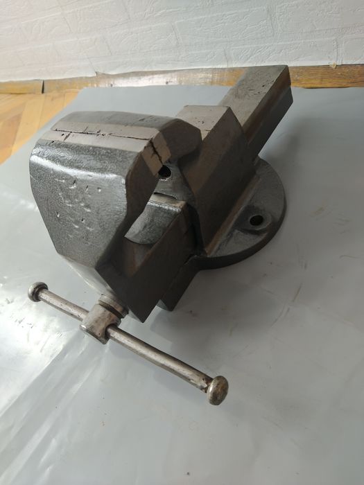 Менгеме френско Tout Acier