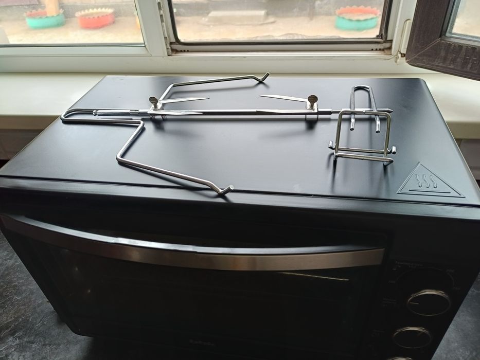 Продам электро печку с грилем