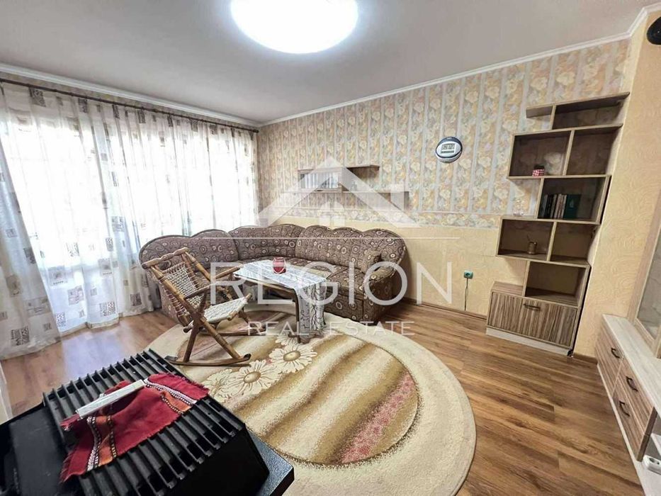 Дава се под наем Четиристаен апартамент в Варна, Цветен квартал - 89 кв.м за 612 € - Снимка #2