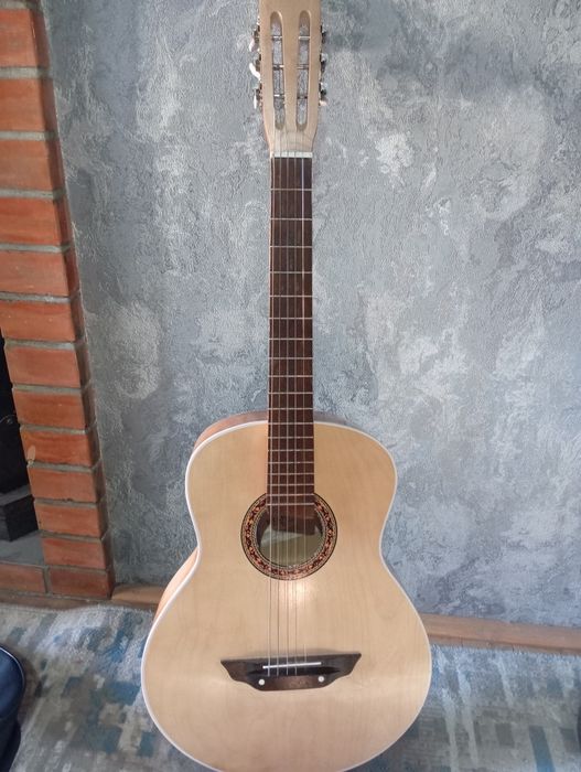 Gitara yangi zor