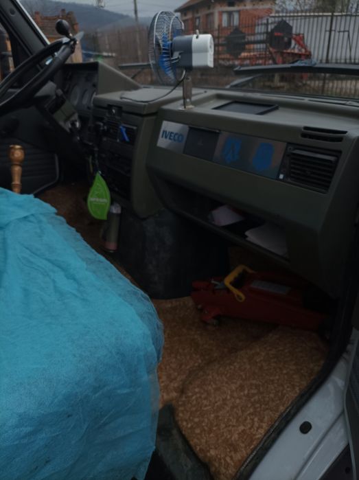 Камион Ивеко самосвал