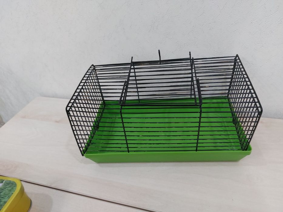 Маленькая клетка для хомяка