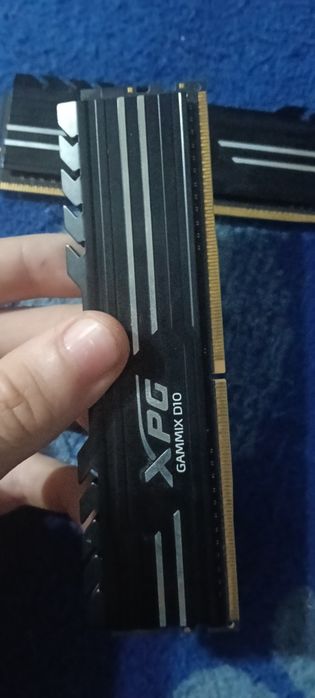 Kit memorii RAM DDR4 16 gb