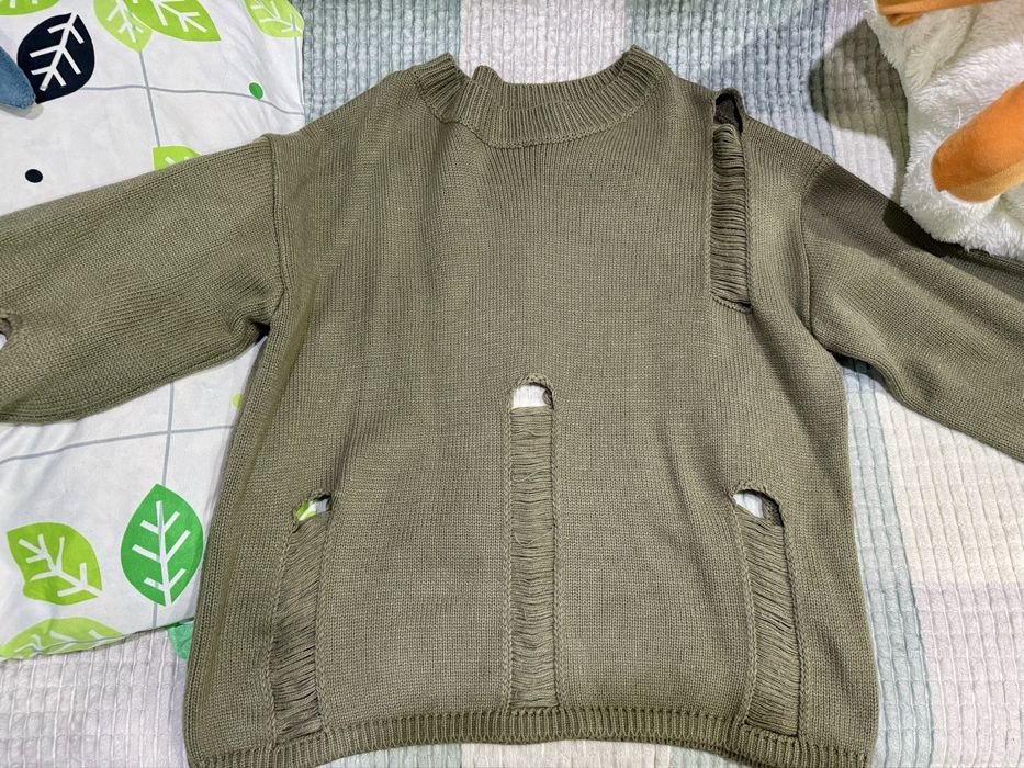 Продам свитер, размер М.