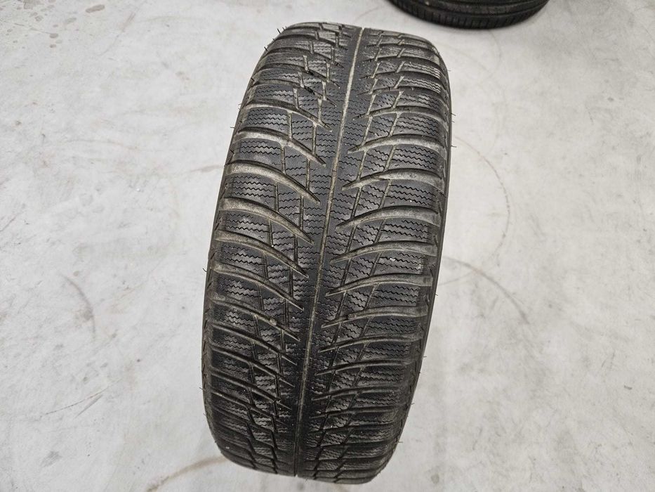 Anvelopa IARNA 205.55.16 'Bridgestone Blizzak lm001'