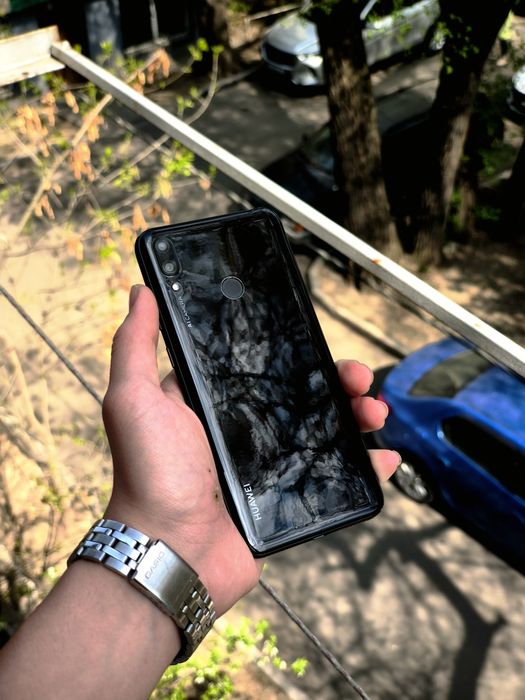 HUAWEI Y7 (2019)