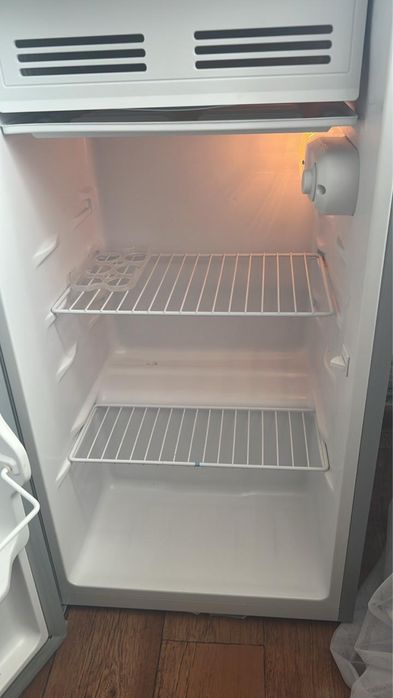Холодильник новый Snowcap