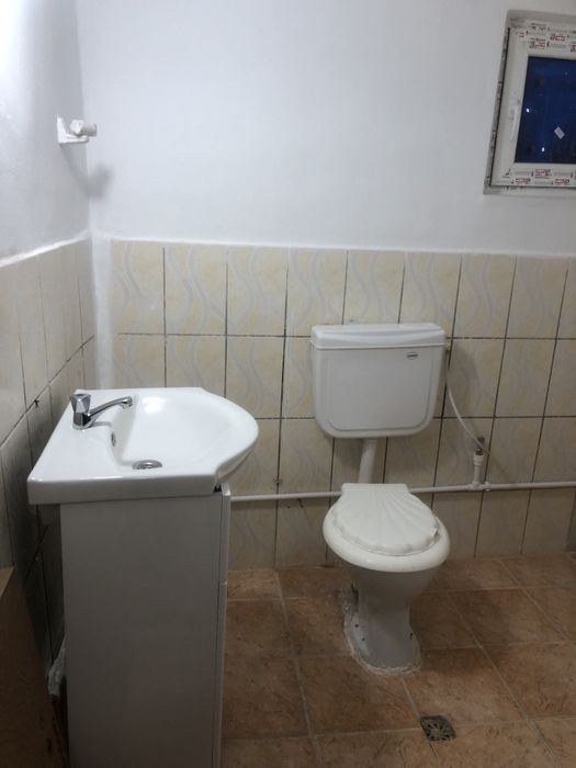 Inchiriez spatiu  comercial