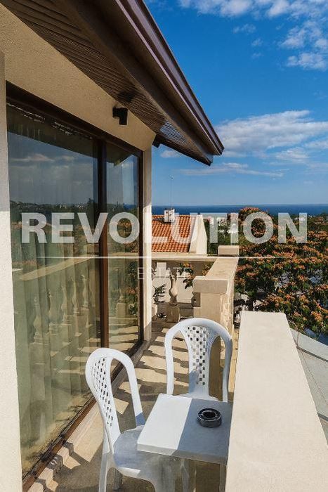 Дава се под наем Четиристаен апартамент в к.к. Св.Св. Константин и Елена - 100 кв.м за 1100 € - Снимка #7