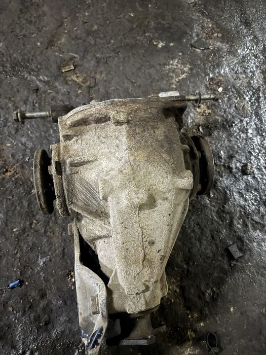 Бмв е 34 редуктр ,привод, кардан