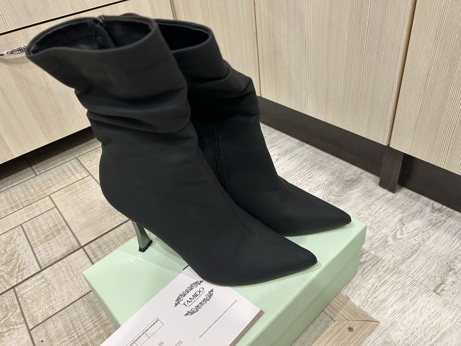 Продам стильные элегантные сапожки