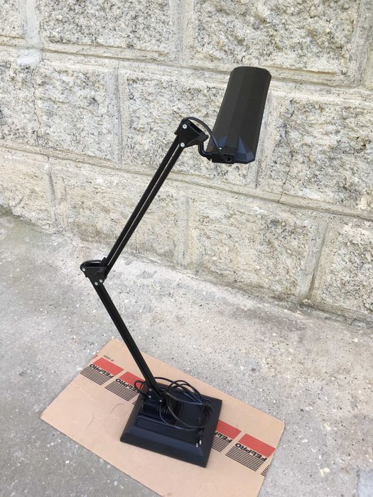 настолна лампа от Дания