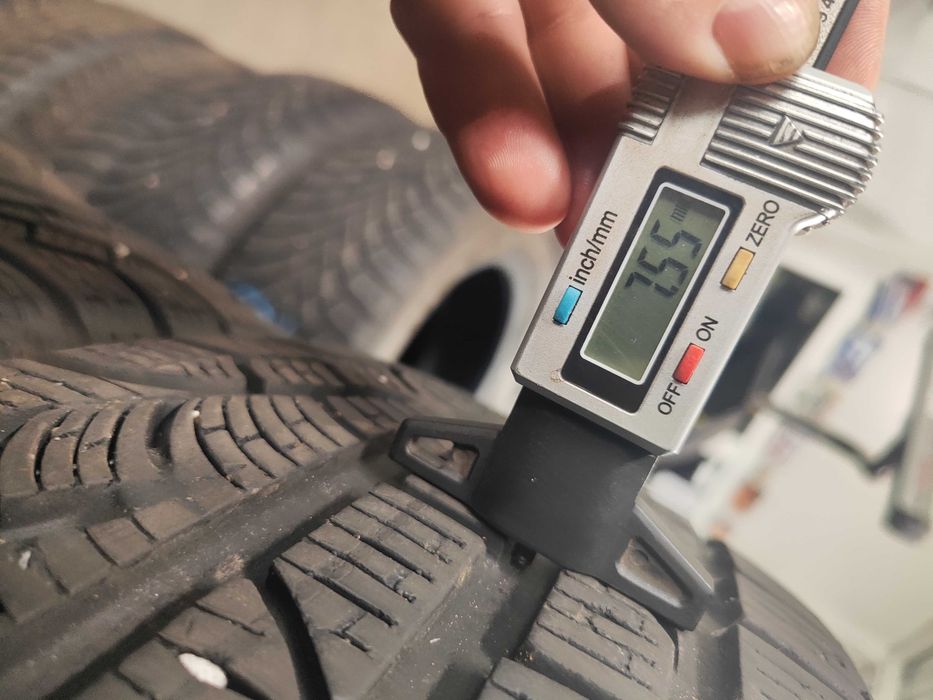 4бр.зимни гуми 205/50/17 Pirelli