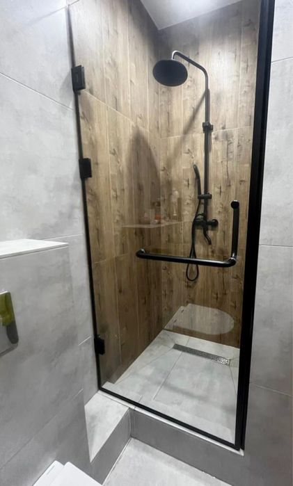 Душевые кабины и ванные перегородки