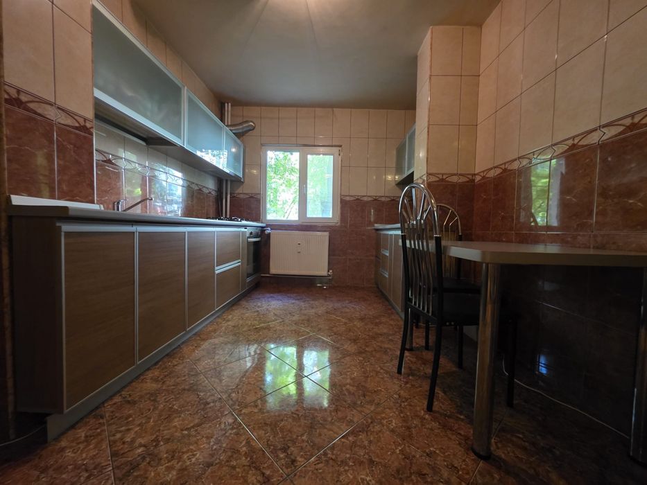 Vând Apartament 3 camere, Drumul Taberei