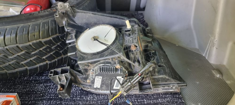 Nissan xtrail t30 ксенонови фарове