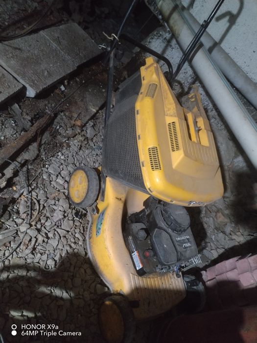 Продам газонокосилку