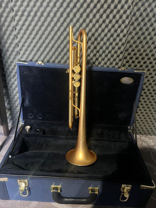 Vând trompetă  B&S MBX3-M Gold Brushed