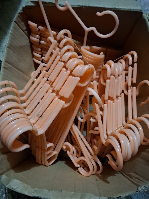 Вешалки для детской одежды