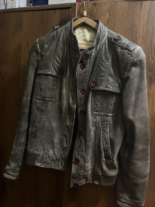 Женская кожанка очень стильная размер 48-50