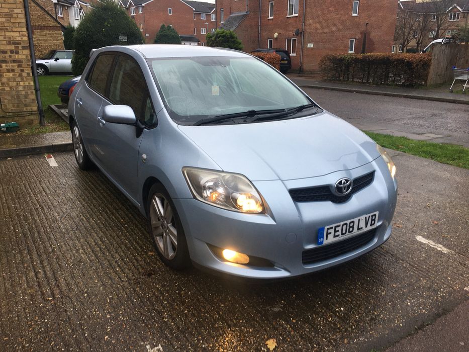 Тойота Аурис На части