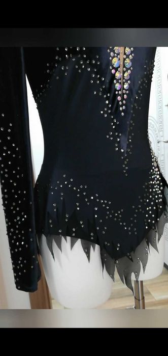 Трико ново за художествена гимнастика/танци/модерен балет/акробатика.