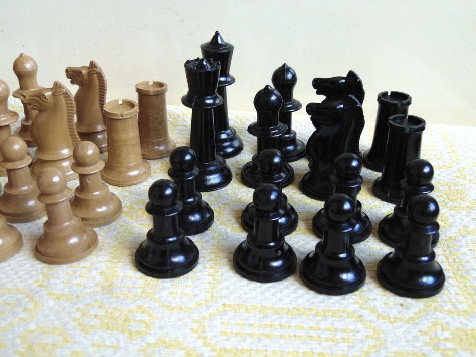 Бакелитови фигури за шах