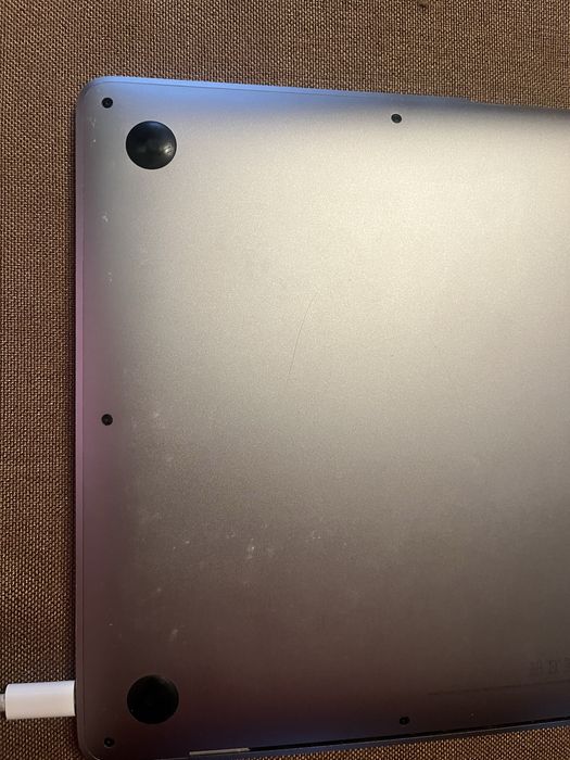 Macbook air 13’ 2020 intel работещ, за сервиз / as-is
