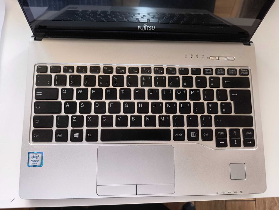 Лаптоп Fujitsu s936 touchscreen