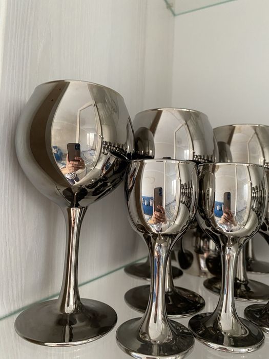 Бокалы и рюмки стаканы