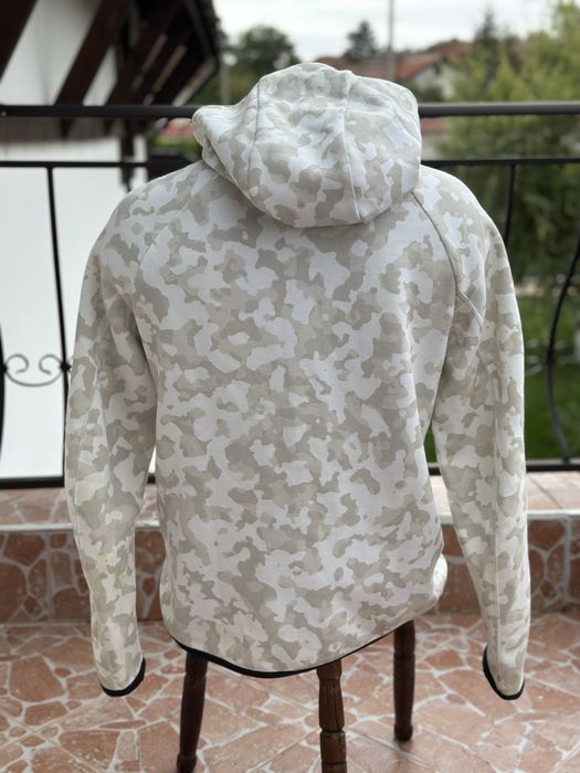 Nike tech fleece white camo top Оригинално! CJ5975-121