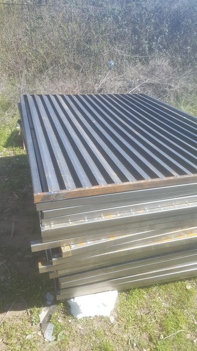 Vând gard jaluzat la supra ofertă mai multe detalii la numărul de tele