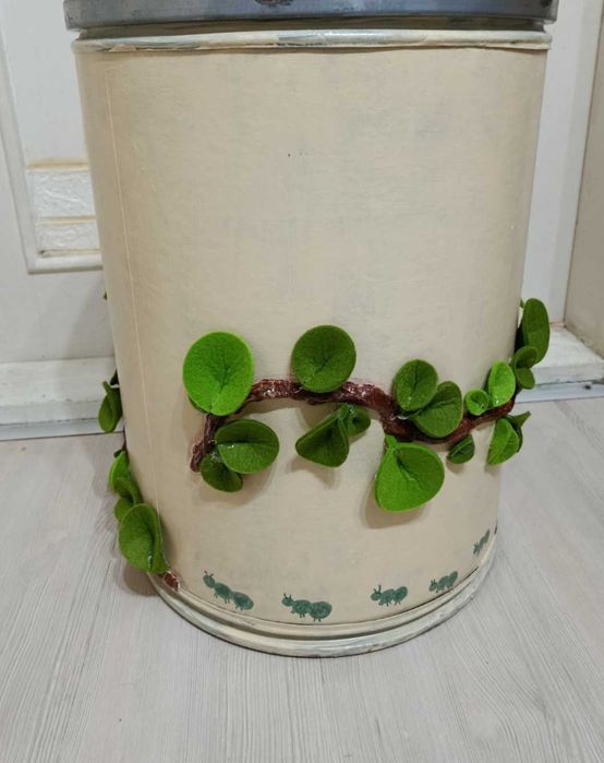 Две помощни масички, цена 40 евро за брой