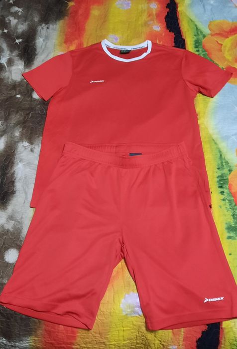 Бутсы, щитки, гетры, футбольная форма