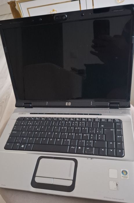 Vand laptop-uri pentru piese!