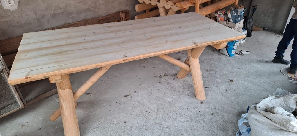 Set rustic,masă plus două bănci din lemn masiv lucrate manual