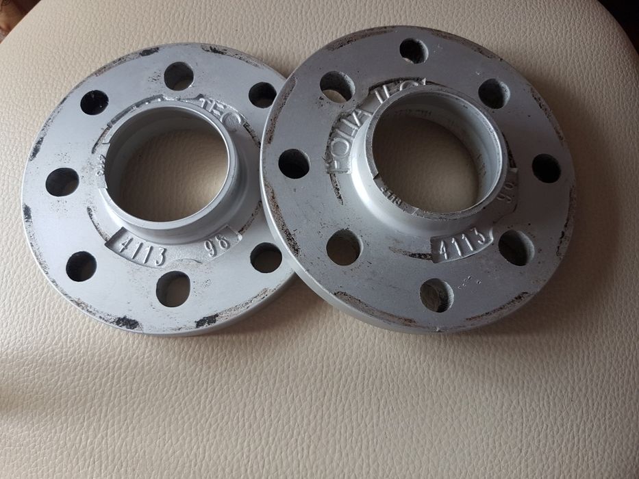 Folia Tec pentru masini cu prinderea 4x100 / 4x108 57,1 mm distantiere