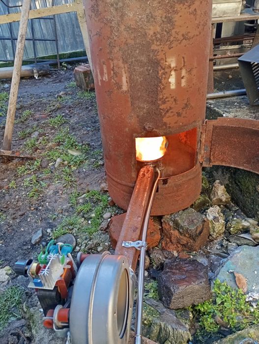 Arzător cu ventilator și regulator turație ulei ars cu soba  ptr atelr