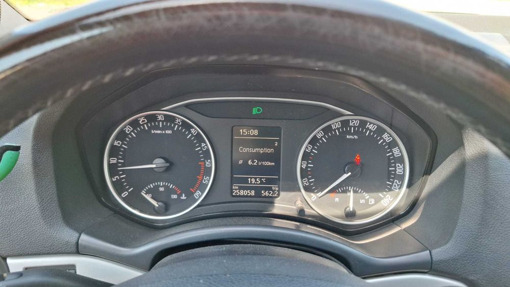 Skoda Octavia 2  Combi 1.6 TDI – 2012 Facelift – 258.000 km (Cotinuu rulaj ~ 20 km/zi)